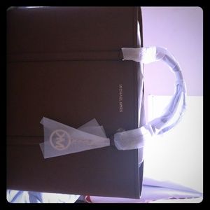 Michael Kors Luggage leather tote